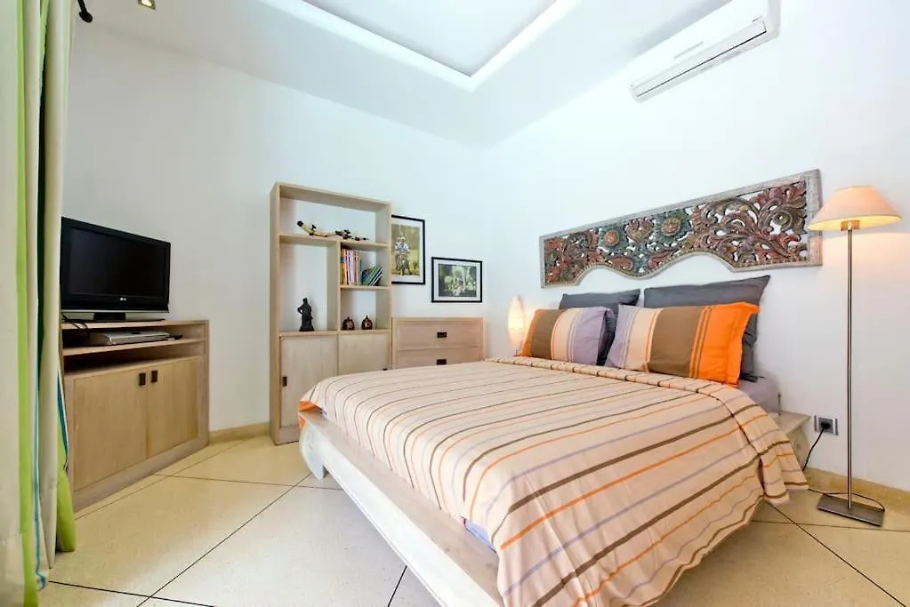 Serenity Villa 4 Bedrooms Big Pool סמיניאק