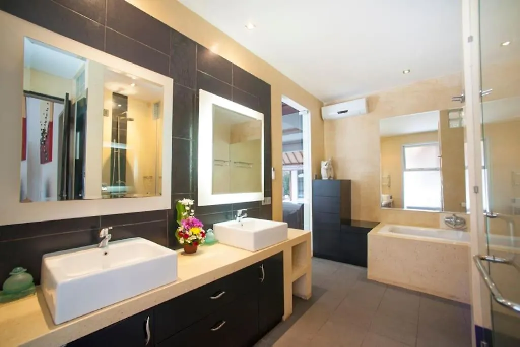 Serenity Villa 4 Bedrooms Big Pool סמיניאק