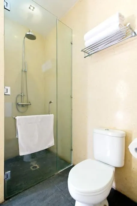 Serenity Villa 4 Bedrooms Big Pool סמיניאק